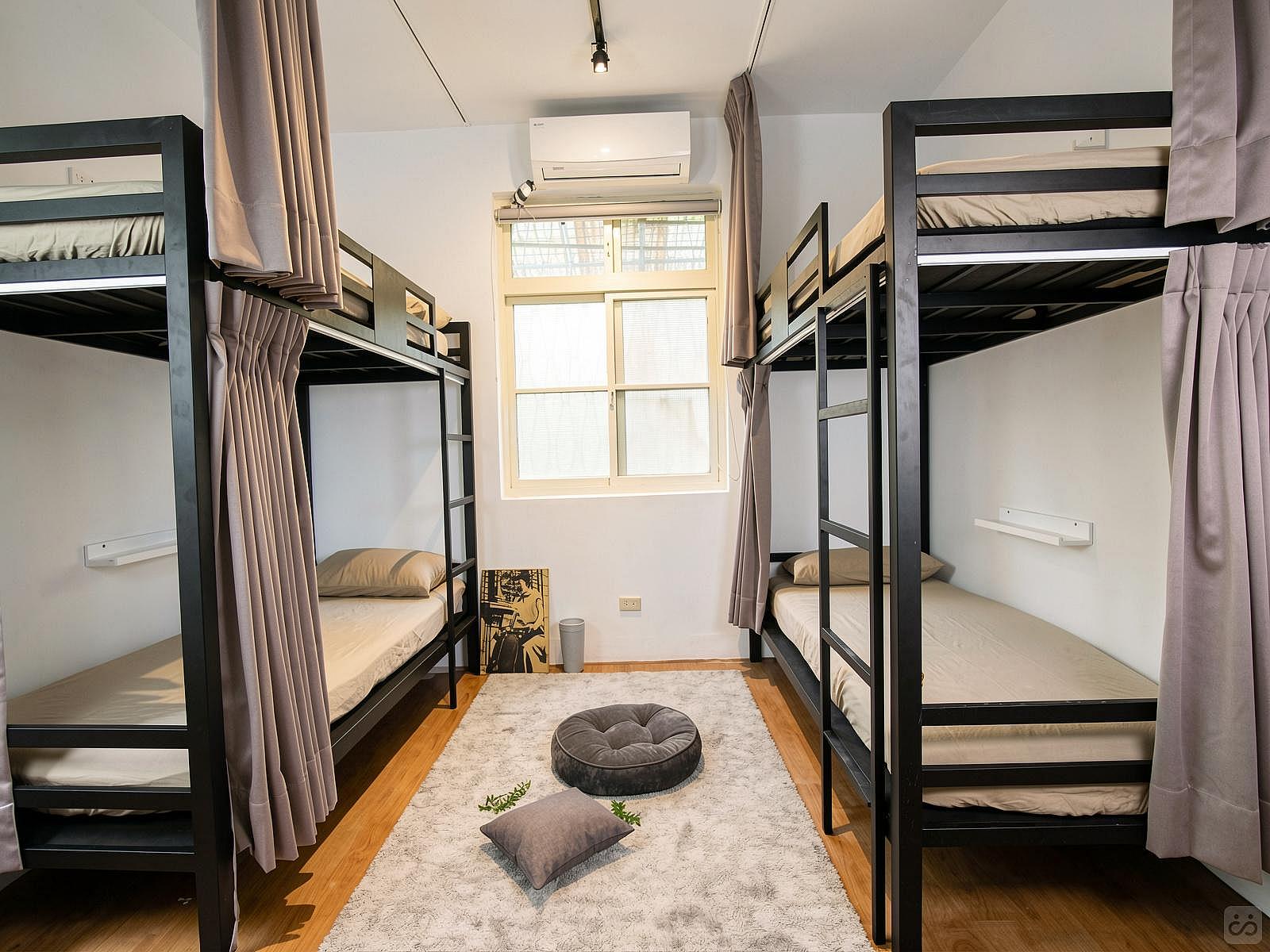  Bed In 4-Bed Room  -  Plain Modern Styled Apt. w/ Workspace Home  - Gallery -  48