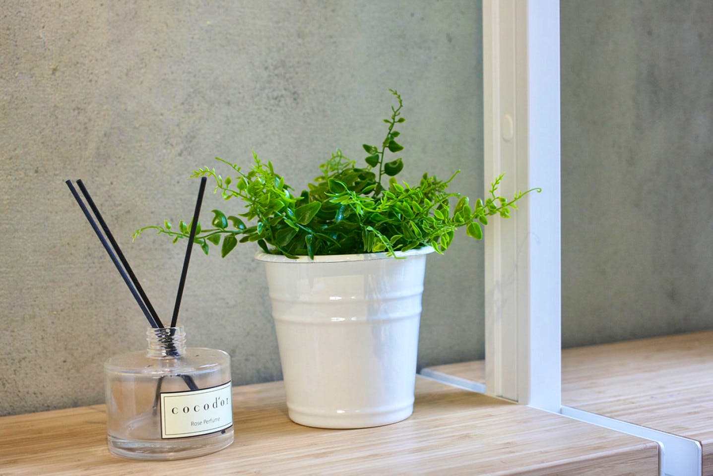  Bed In 4-Bed Room  -  Plain Modern Styled Apt. w/ Workspace Home  - Gallery -  26
