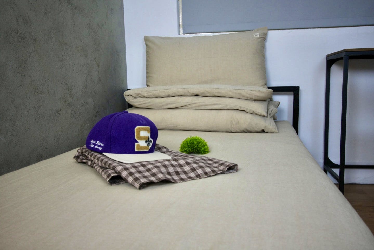  Private  -  Plain Modern Styled Apt. w/ Workspace Home  - Gallery -  34