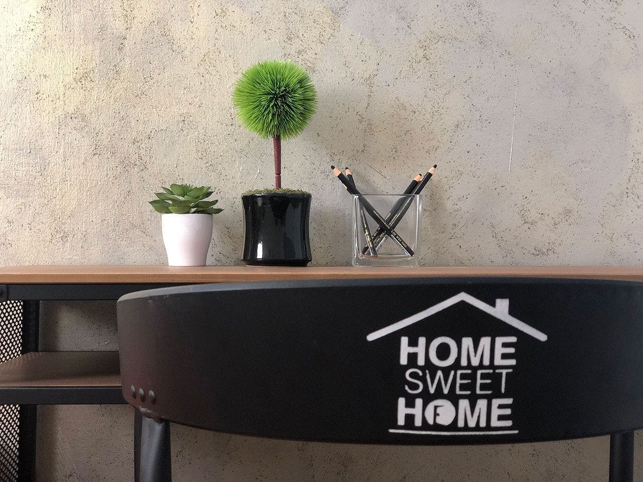  Private  -  Plain Modern Styled Apt. w/ Workspace Home  - Gallery -  21