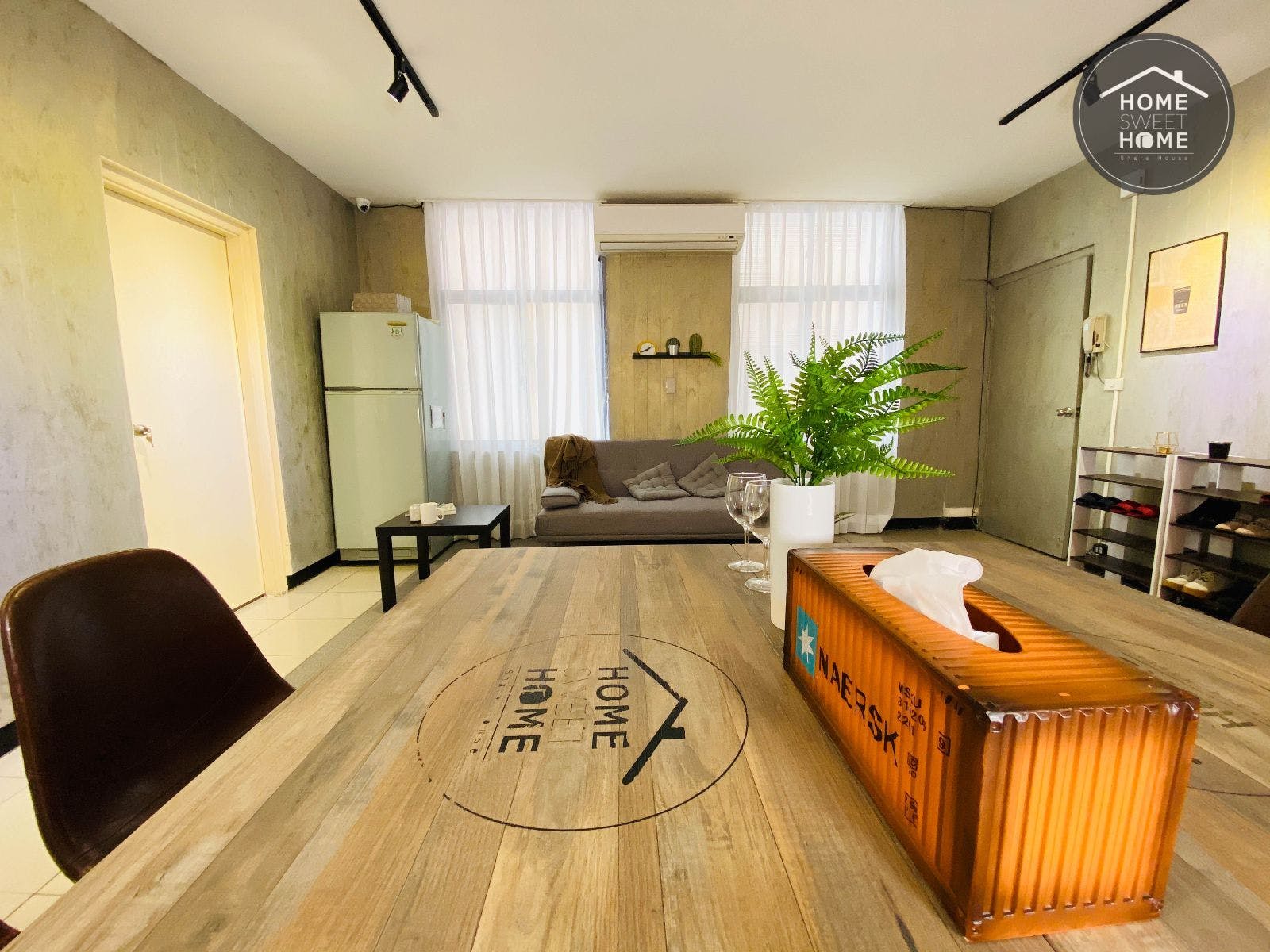 Austere Modern Styled Apt. w/ Workspace