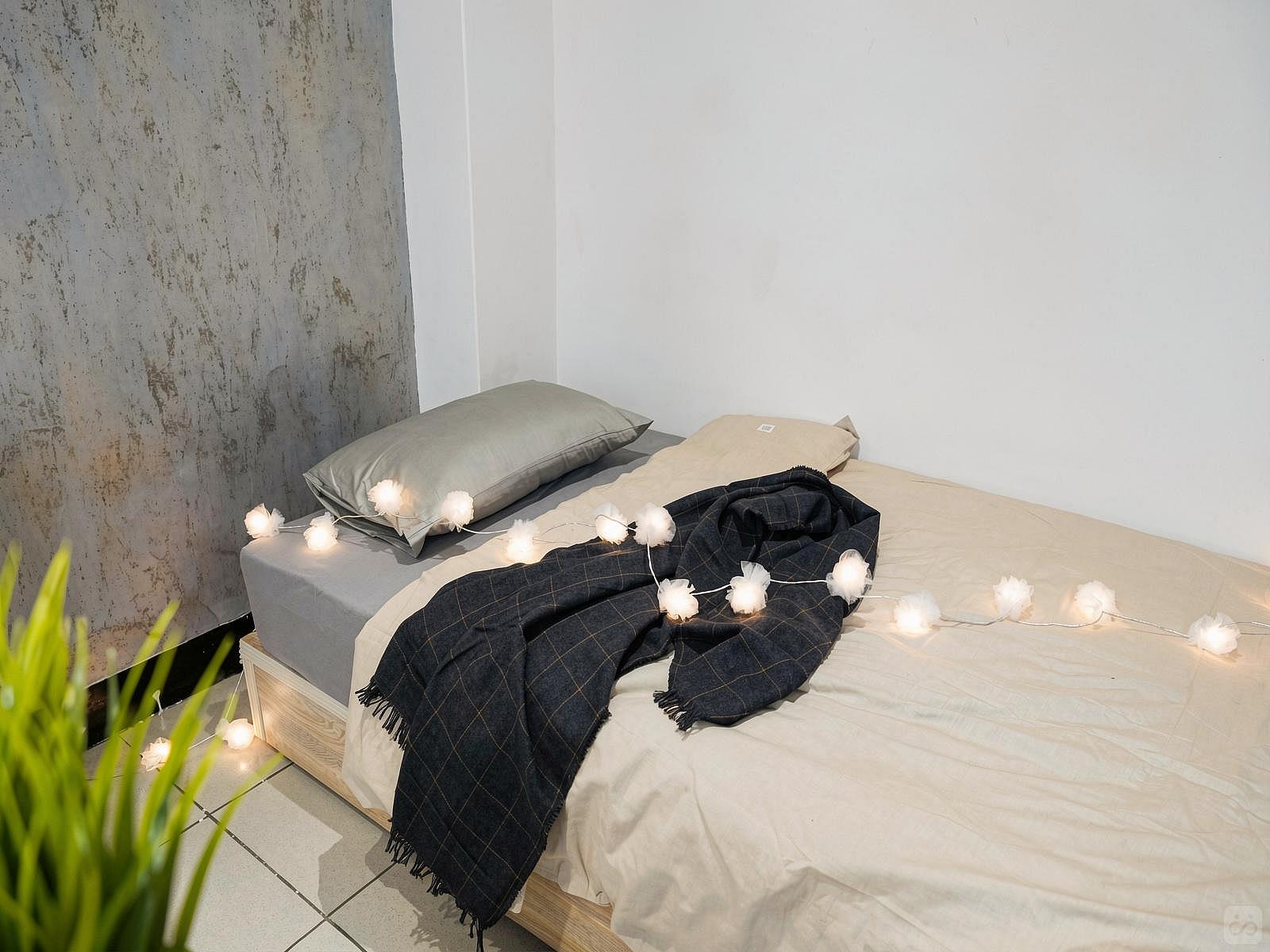  Private Room D  -  Austere Modern Styled Apt. w/ Workspace Home  - Gallery -  25