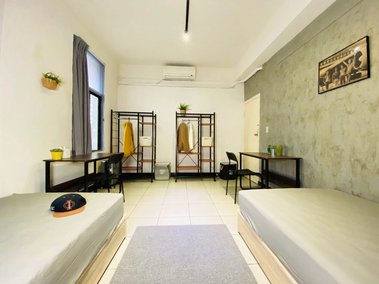  Bed In A 2-Bed Gender Separated Room  -  Austere Modern Styled Apt. w/ Workspace Home  - Gallery -  12