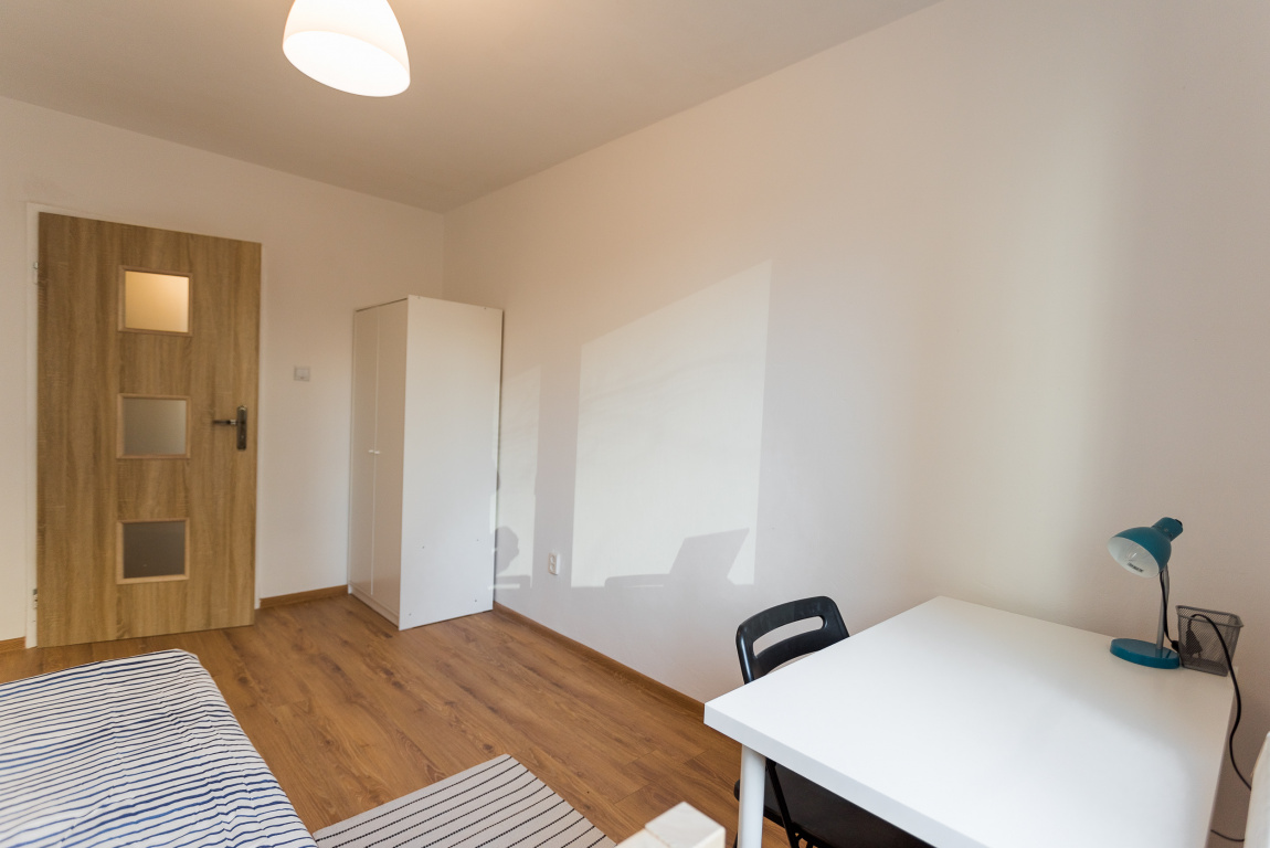 SPECIOUS PRIVATE ROOM 3 AT PLOCKA 8 - 8