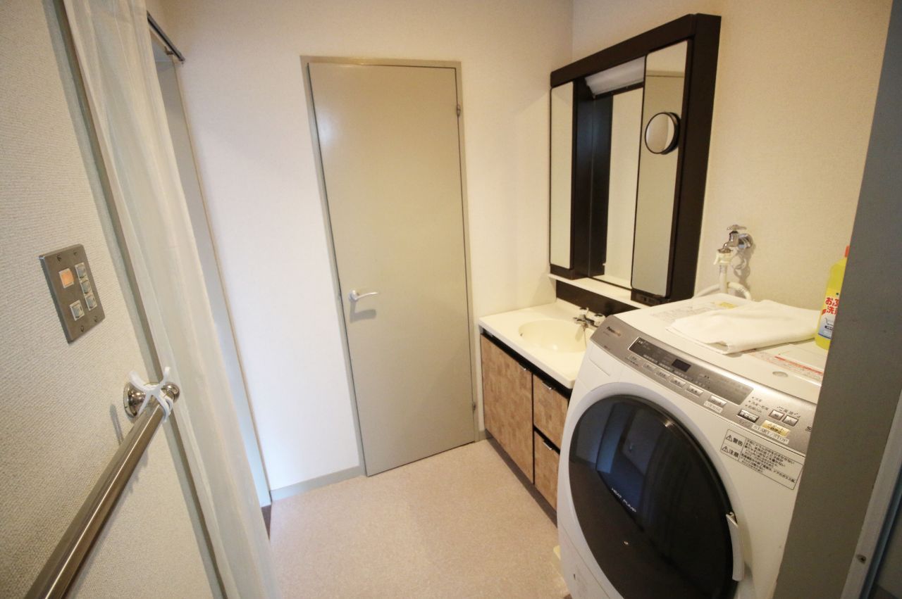 Traditional Kyoto House w/ Coworking + Moss Gardens