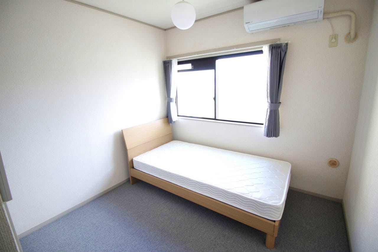 Western Room (no Balcony) - Traditional Kyoto House w/ Coworking + Moss Gardens - Gallery - 5