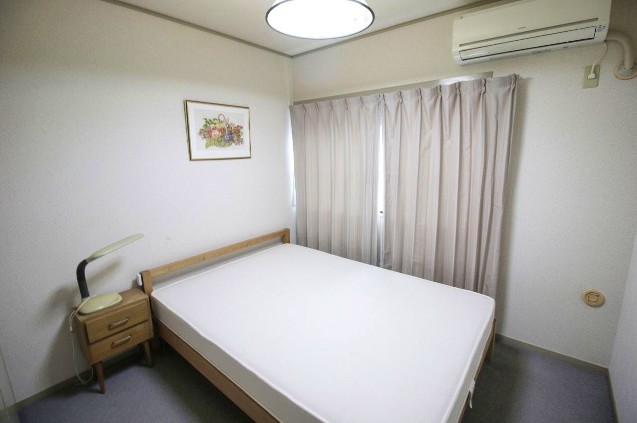 Western Room (no Balcony) - Traditional Kyoto House w/ Coworking + Moss Gardens - Gallery - 6