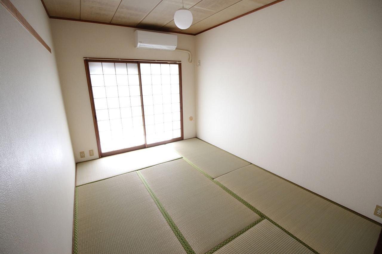 Japanese Tatami Room - Traditional Kyoto House w/ Coworking + Moss Gardens - Gallery - 13