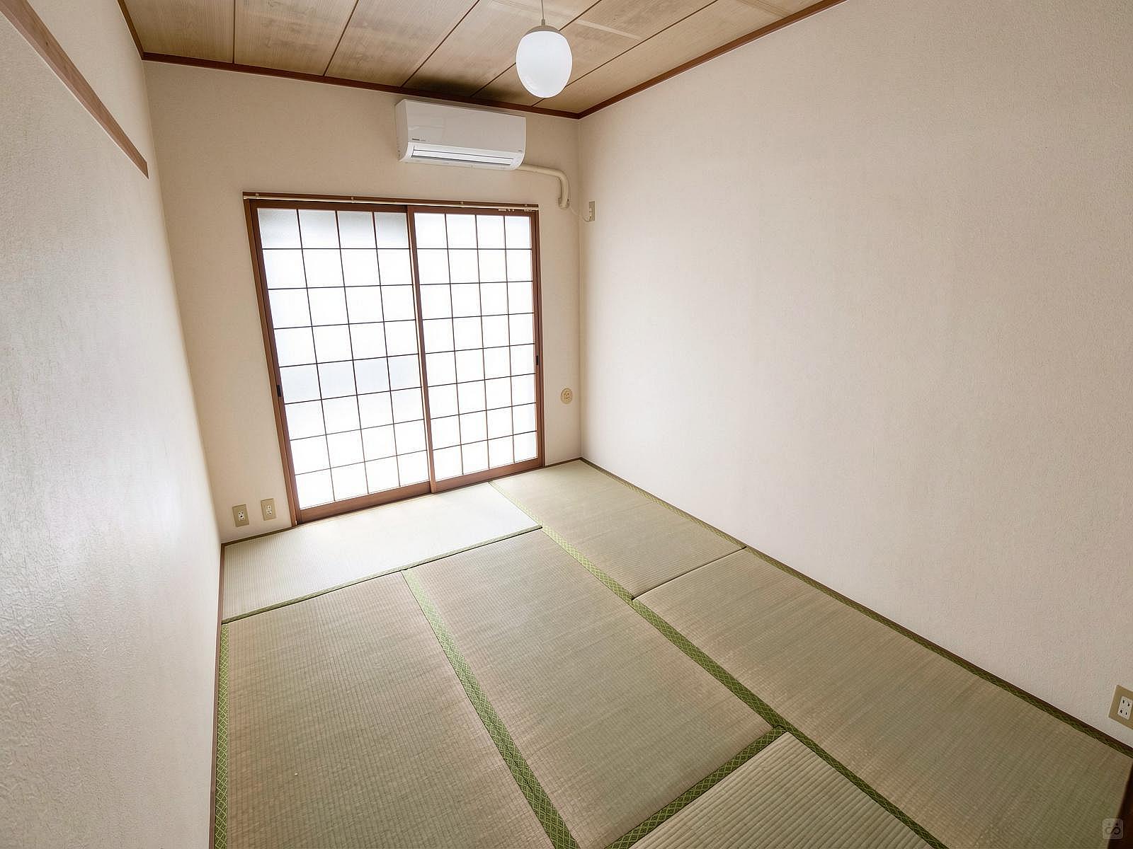 Japanese Tatami Room - Traditional Kyoto House w/ Coworking + Moss Gardens - Gallery - 17