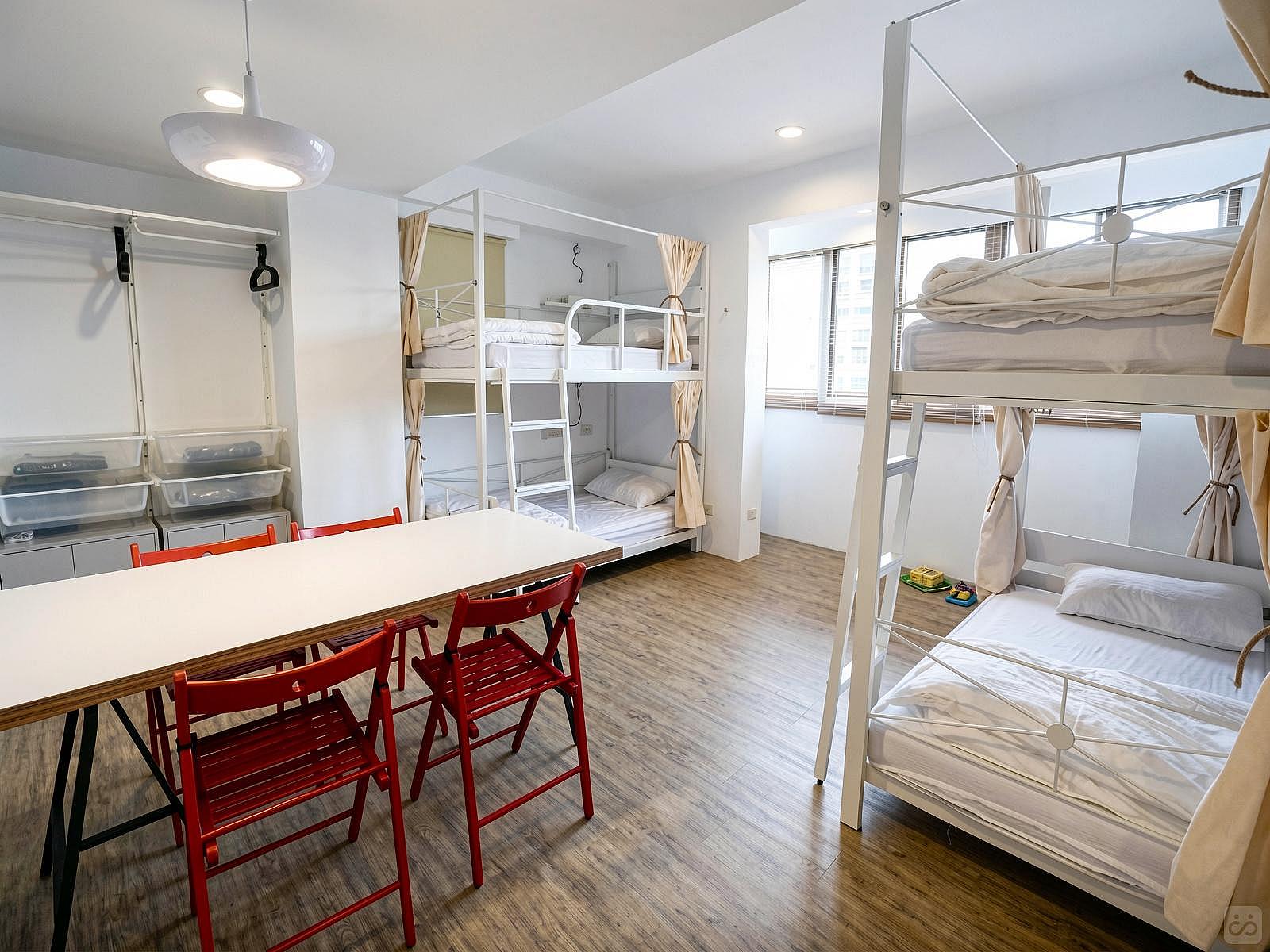 Bed In A 4-Bed Female Only Room - 6