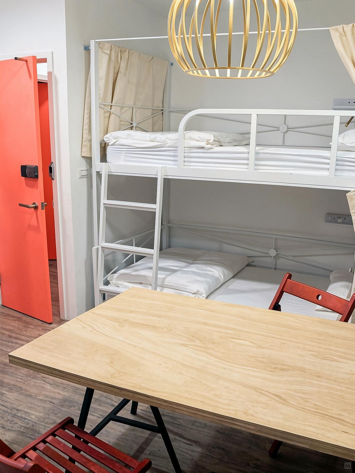 Bed In A 3-Bed Male Only Room - 5