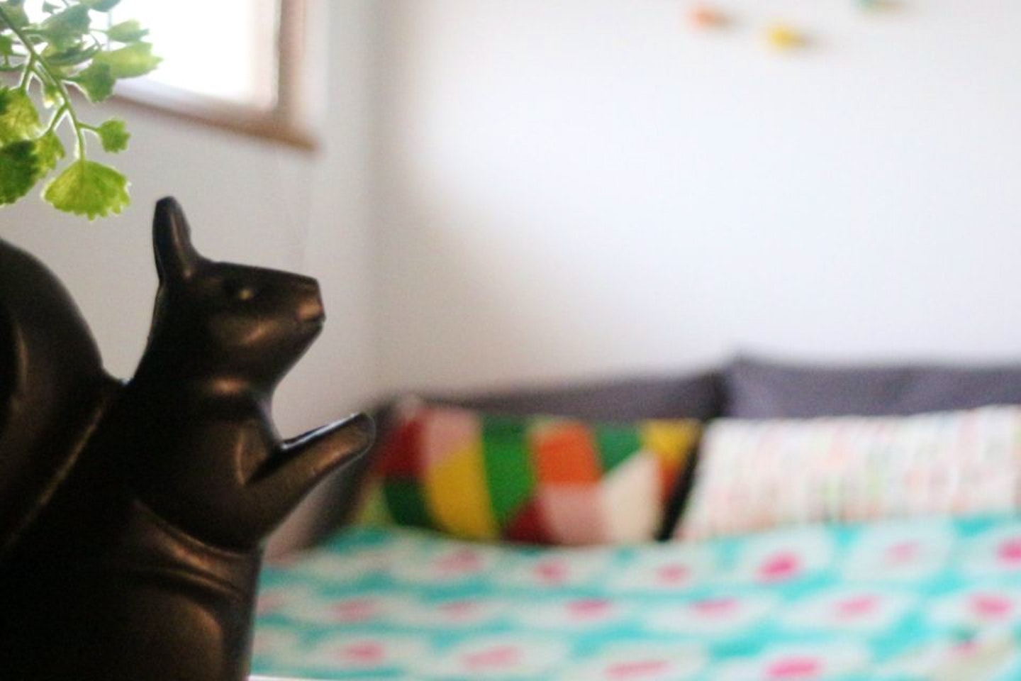 A - Suite - Colorful Vintage Style Apt. w/ Workspace + Rooftop Deck - Gallery - 1