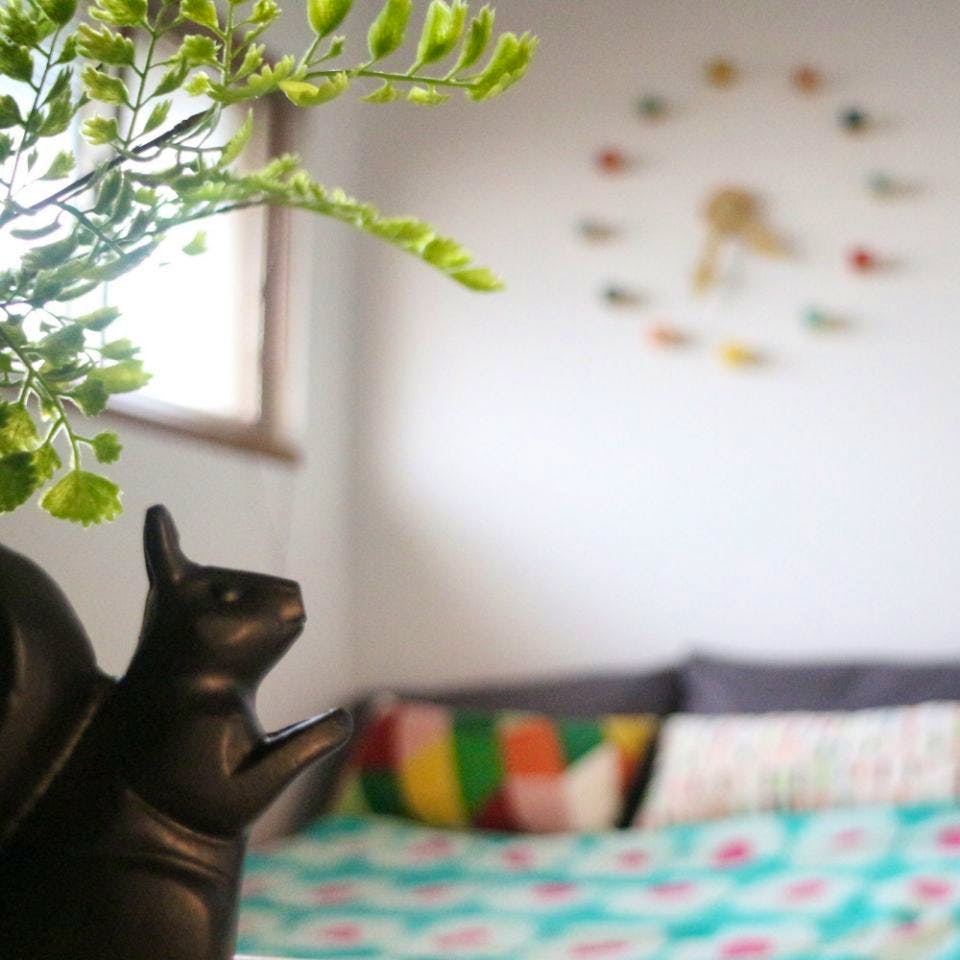 A - Suite - Colorful Vintage Style Apt. w/ Workspace + Rooftop Deck - Gallery - 12