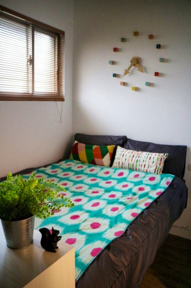 A - Suite - Colorful Vintage Style Apt. w/ Workspace + Rooftop Deck - Gallery - 11