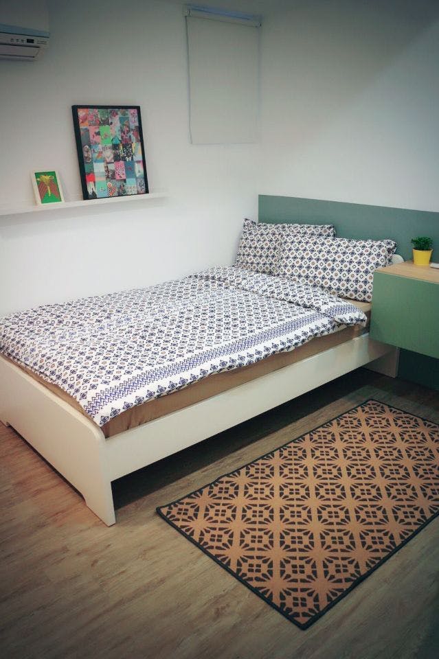 B - Single Room - Colorful Vintage Style Apt. w/ Workspace + Rooftop Deck - Gallery - 4