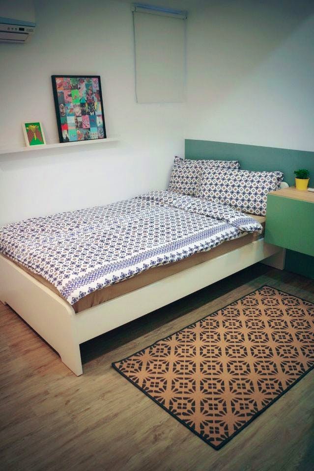 B - Single Room - Colorful Vintage Style Apt. w/ Workspace + Rooftop Deck - Gallery - 7