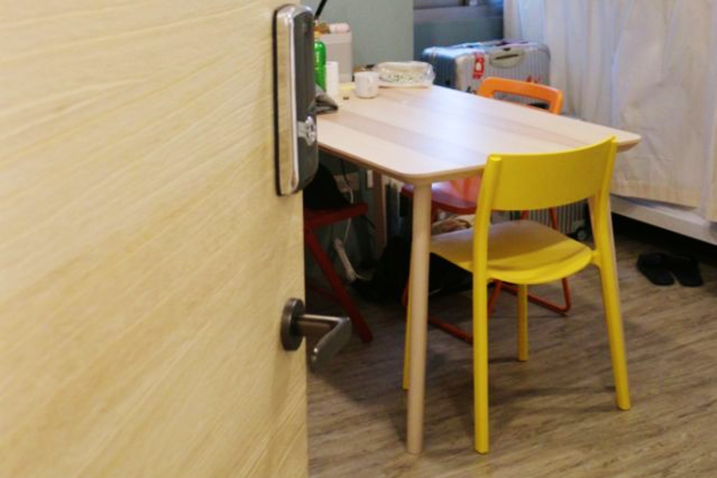 Bed In A 3-Bed Male Only Room - Colorful Vintage Style Apt. w/ Workspace + Rooftop Deck - Gallery - 1