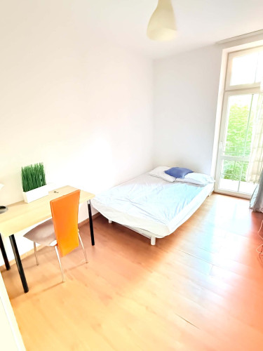 Room with a balcony in Jewish Quart - Gallery - 8