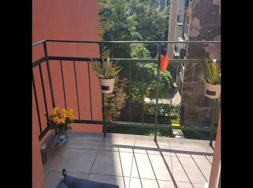 Room with a balcony in Jewish Quart