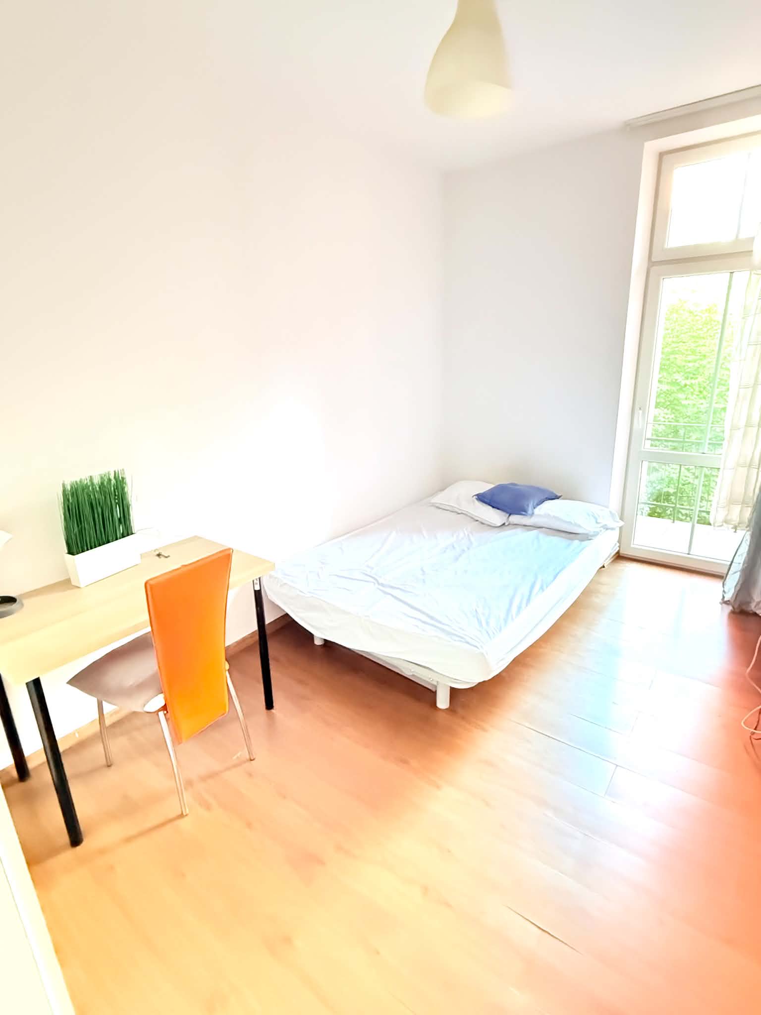 Room With A Balcony In Jewish Quart - 3