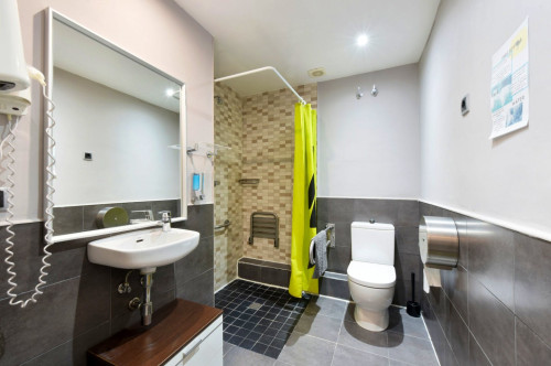 Vibrant Trendy Complex w/ Coworking