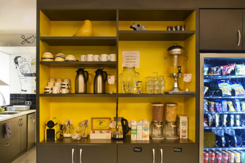 Vibrant Trendy Complex w/ Coworking