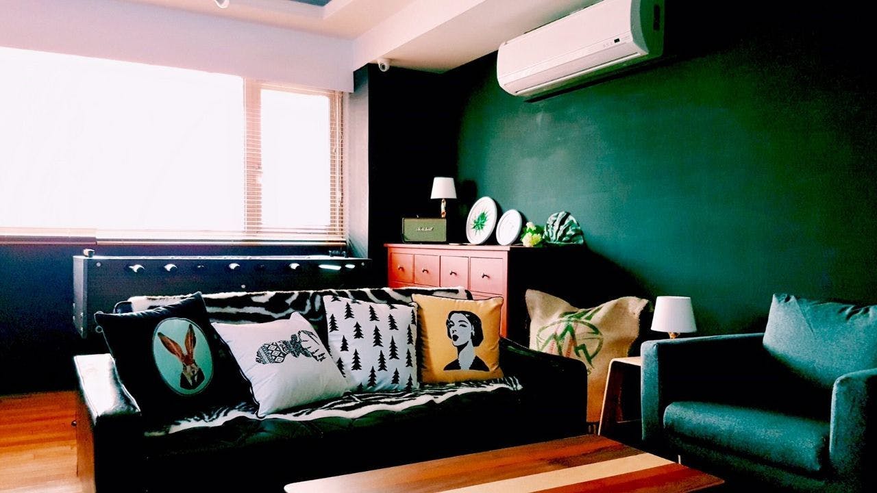 Generous Modern Apt. w/ Workspace