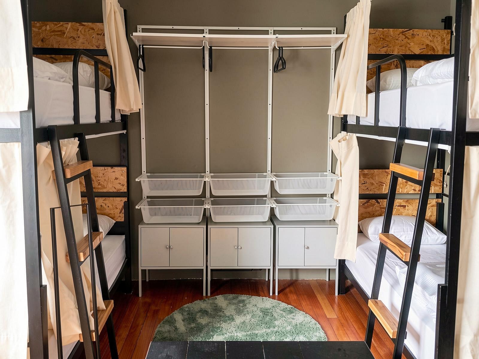 E - Bed In A 4-Bed Female Only Room - 1