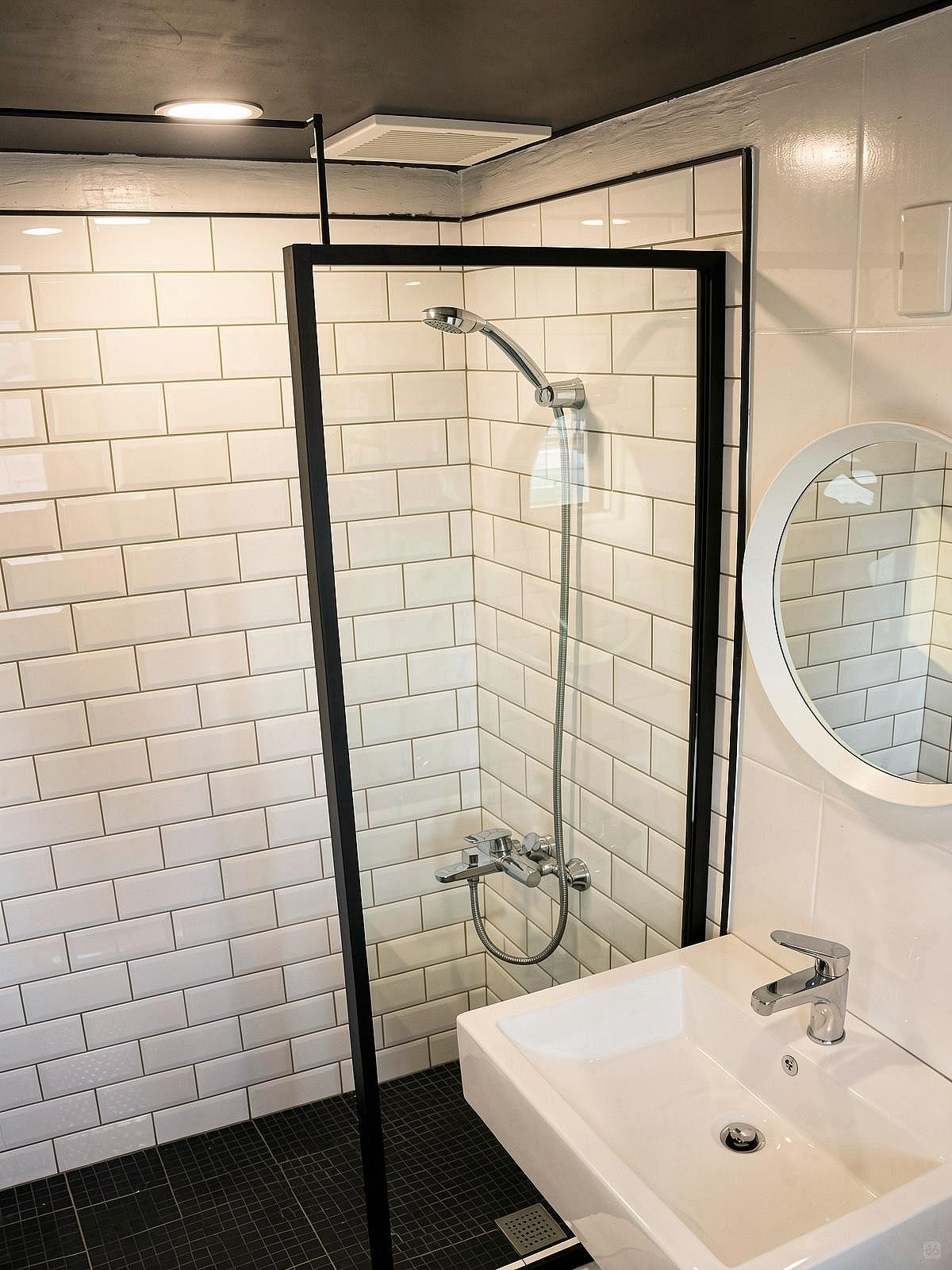A - Bed In A 2-Bed Share Room - Generous Modern Apt. w/ Workspace - Gallery - 45