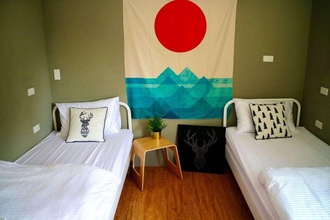 B - Bed In A 2-Bed Shared Room - Generous Modern Apt. w/ Workspace - Gallery - 17