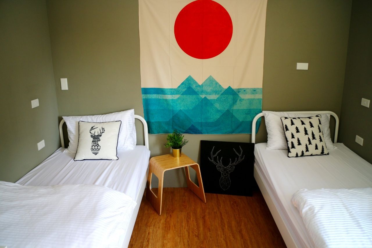B - Bed In A 2-Bed Shared Room - Generous Modern Apt. w/ Workspace - Gallery - 24