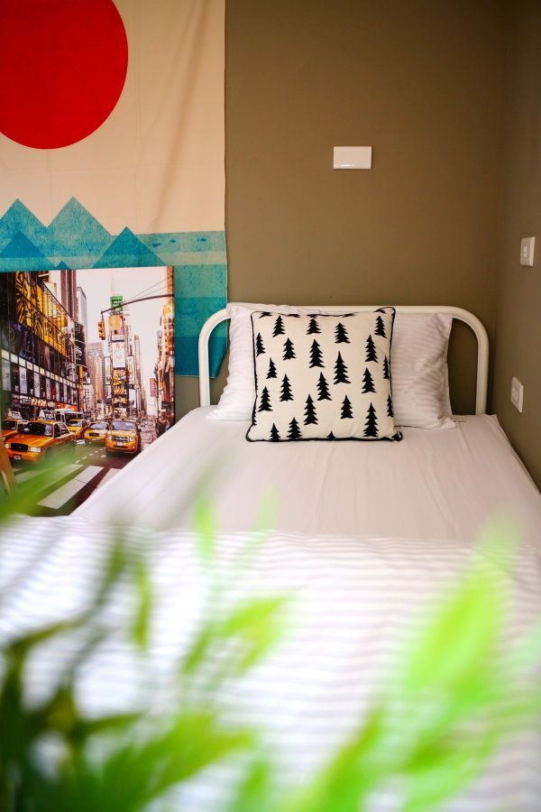 B - Bed In A 2-Bed Shared Room - Generous Modern Apt. w/ Workspace - Gallery - 22