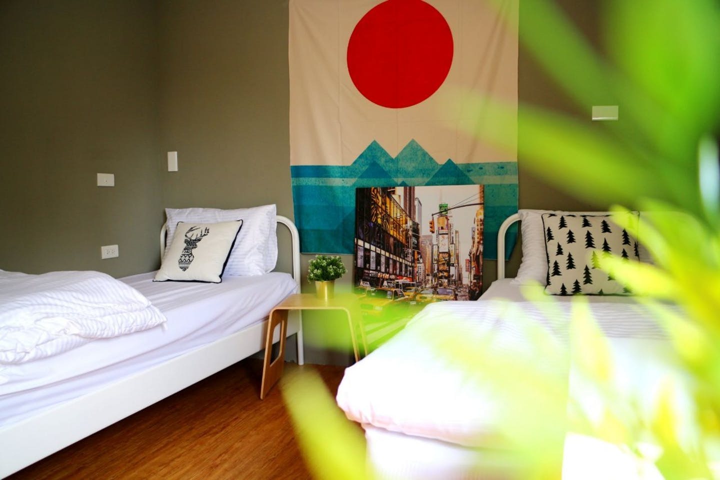 B - Bed In A 2-Bed Shared Room - Generous Modern Apt. w/ Workspace - Gallery - 4