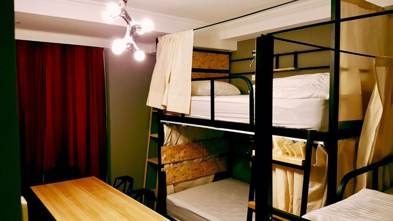 C - Bed In A 3-Bed Female Only Room - Generous Modern Apt. w/ Workspace - Gallery - 19
