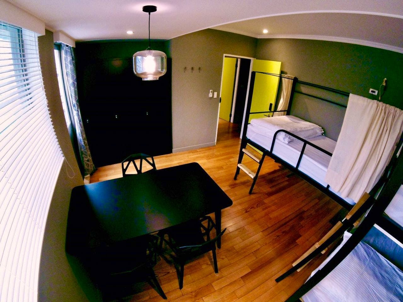 D - Bed In A 3-Bed Male Only Room - Generous Modern Apt. w/ Workspace - Gallery - 14