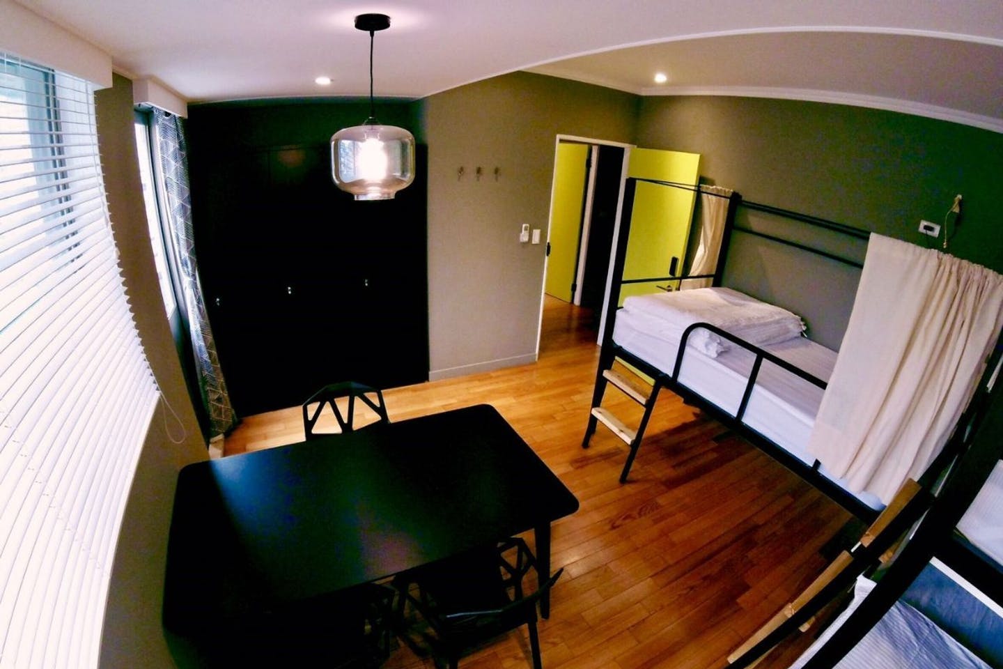 D - Bed In A 3-Bed Male Only Room - Generous Modern Apt. w/ Workspace - Gallery - 4