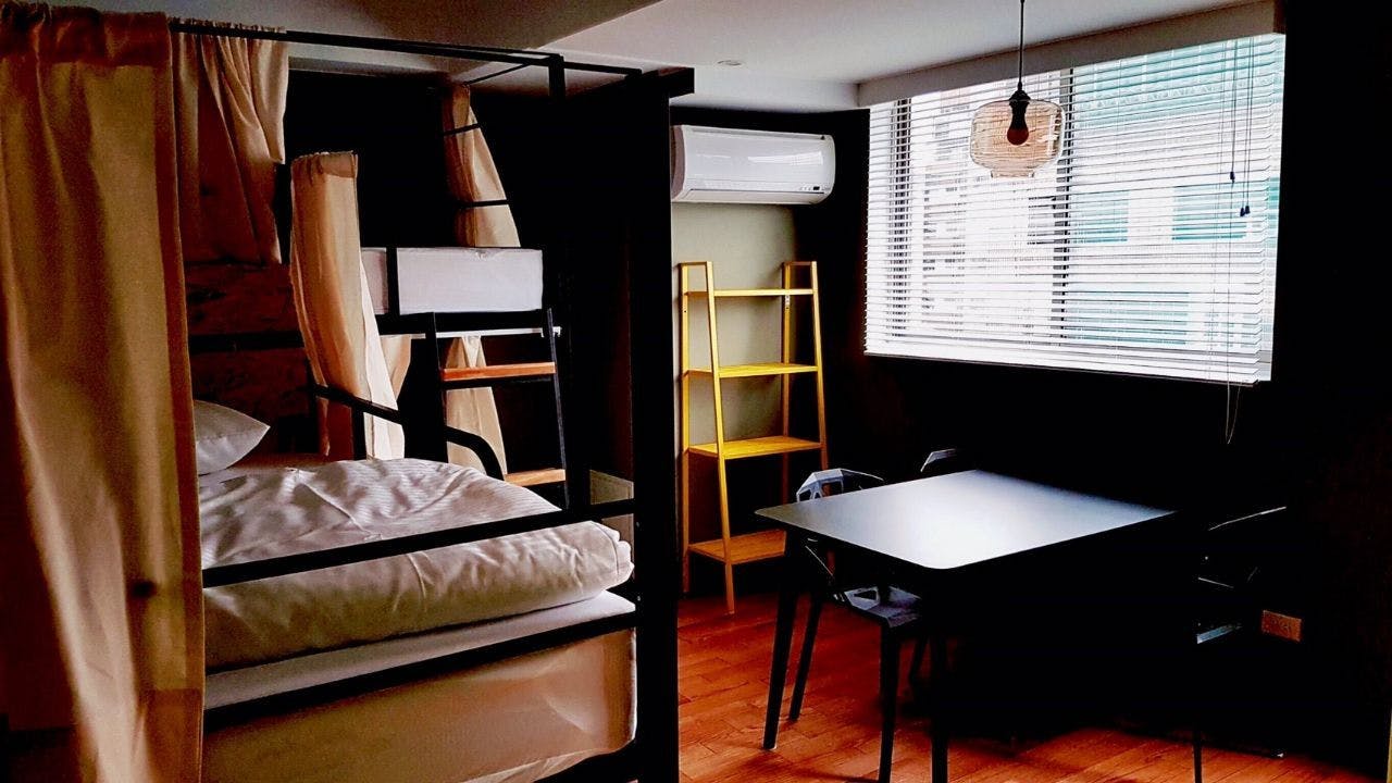 D - Bed In A 3-Bed Male Only Room - Generous Modern Apt. w/ Workspace - Gallery - 8