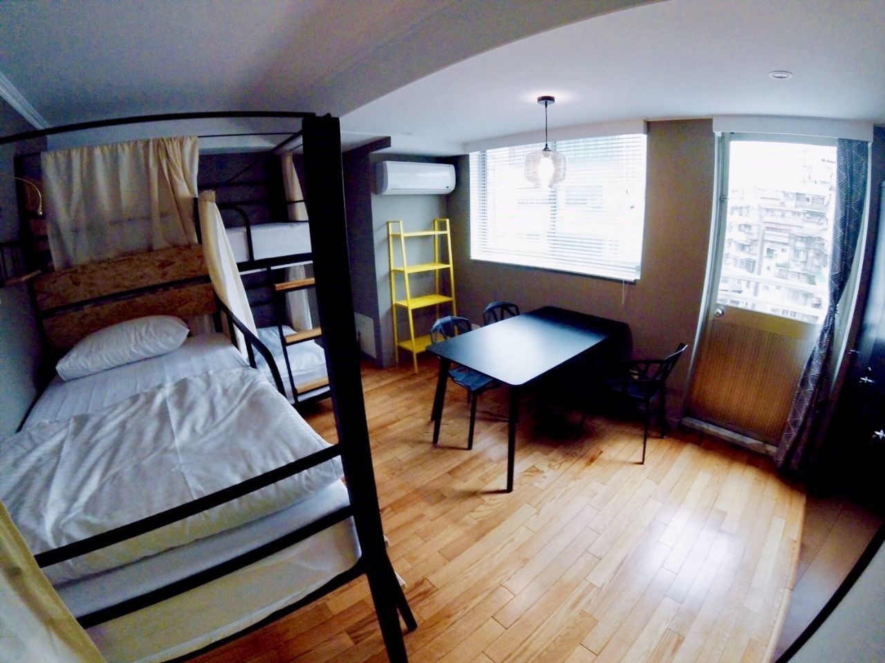D - Bed In A 3-Bed Male Only Room - Generous Modern Apt. w/ Workspace - Gallery - 17