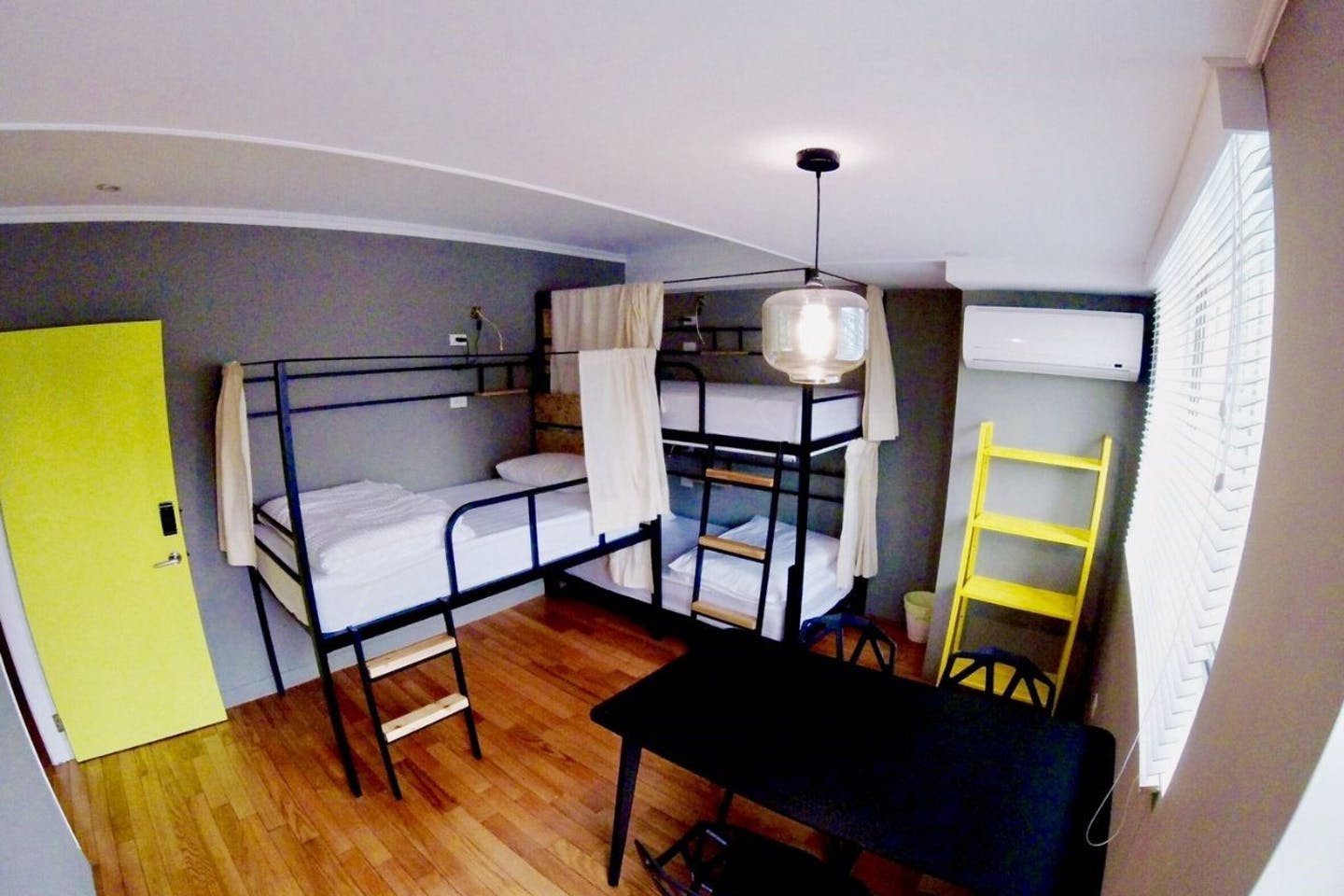 D - Bed In A 3-Bed Male Only Room - Generous Modern Apt. w/ Workspace - Gallery - 1