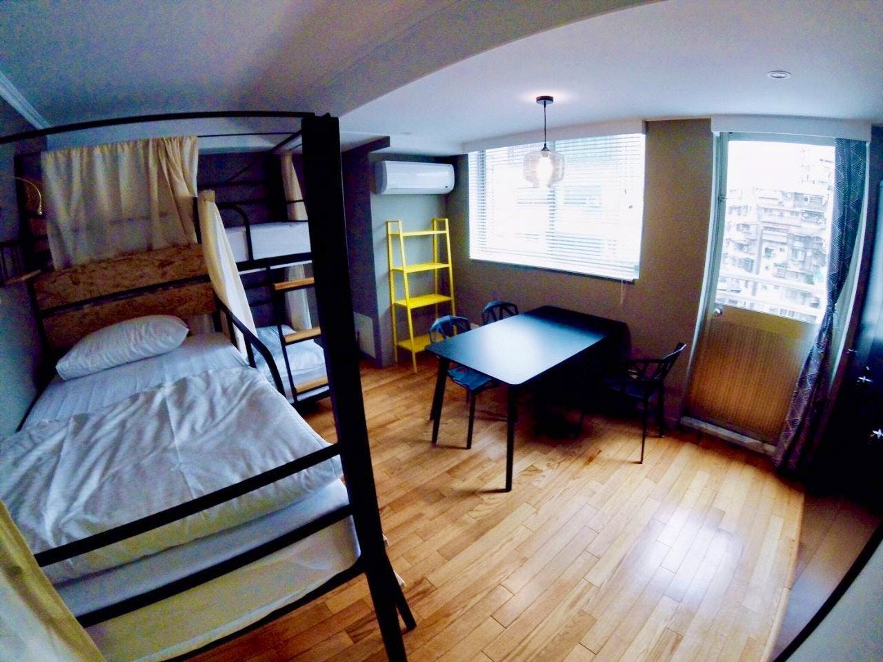 D - Bed In A 3-Bed Male Only Room - Generous Modern Apt. w/ Workspace - Gallery - 12