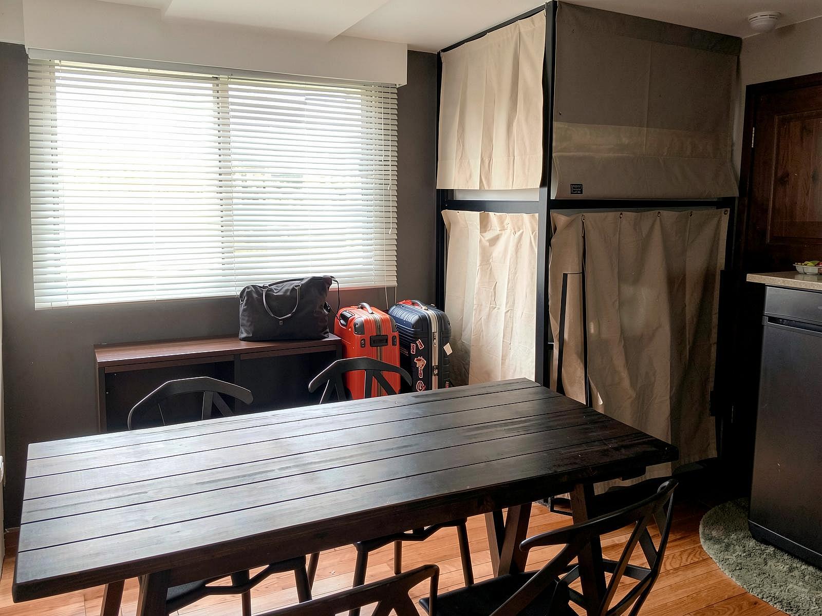 E - Bed In A 4-Bed Female Only Room - Generous Modern Apt. w/ Workspace - Gallery - 22