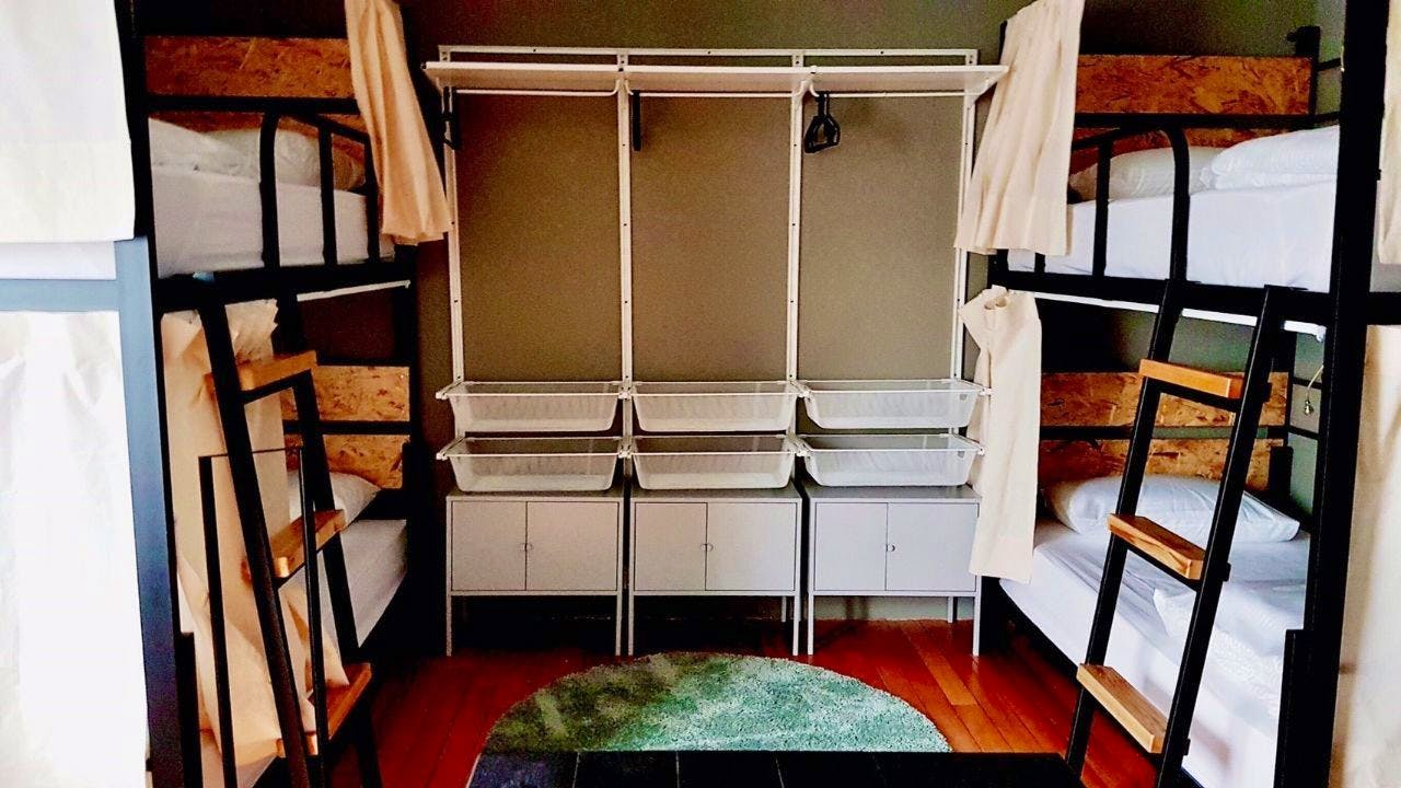 E - Bed In A 4-Bed Female Only Room - Generous Modern Apt. w/ Workspace - Gallery - 12