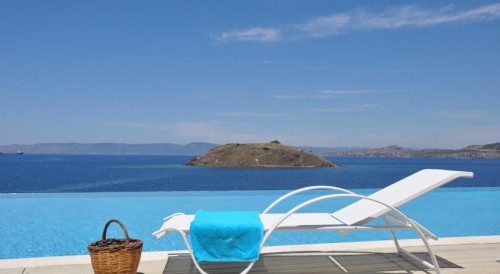 Generous Modern Villa Overlooked The Sea w/ Coworking + Pool