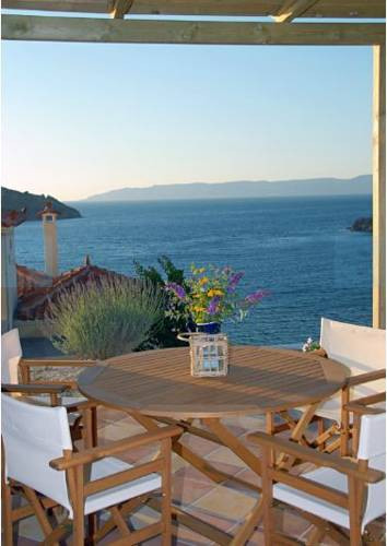 Generous Modern Villa Overlooked The Sea w/ Coworking + Pool