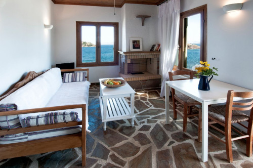 Generous Modern Villa Overlooked The Sea w/ Coworking + Pool