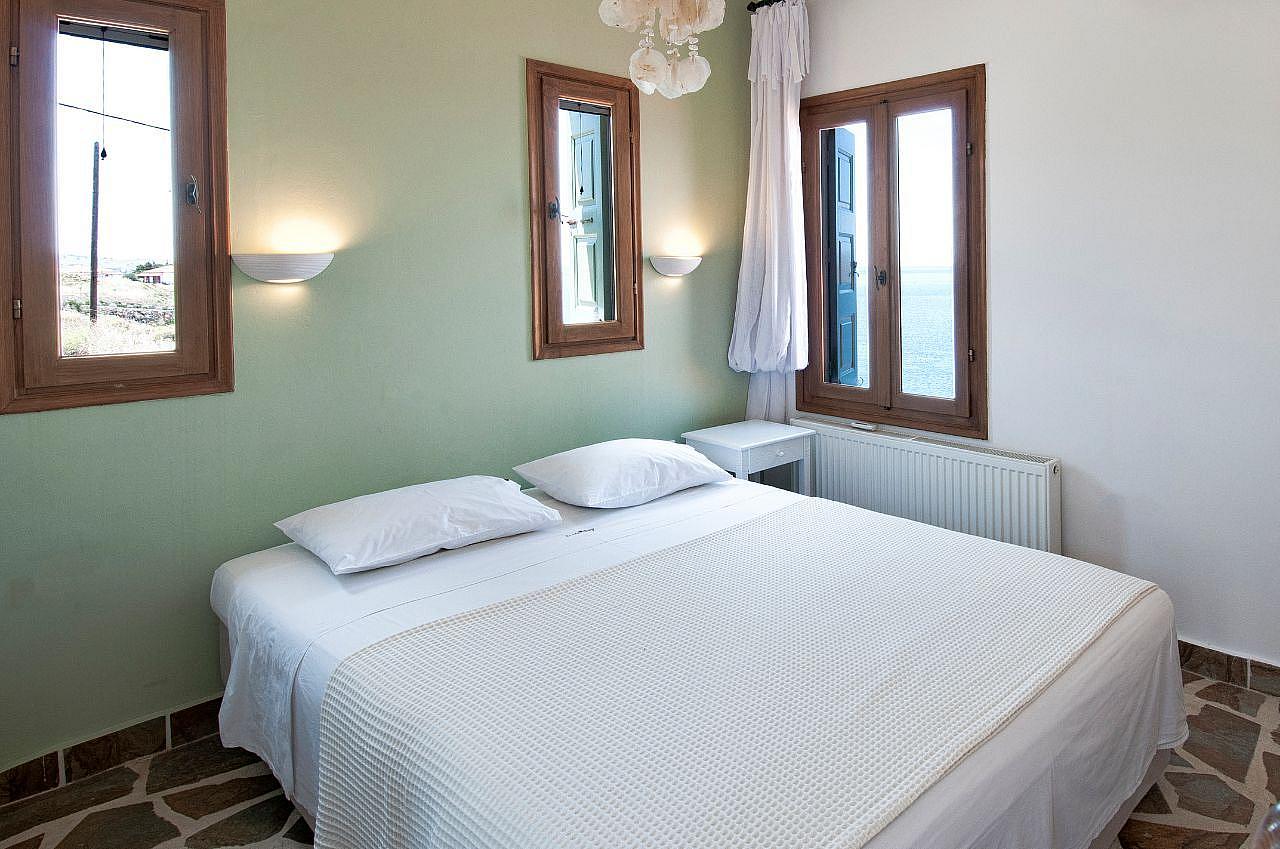 Private Room - Generous Modern Villa Overlooked The Sea w/ Coworking + Pool House - Gallery - 3