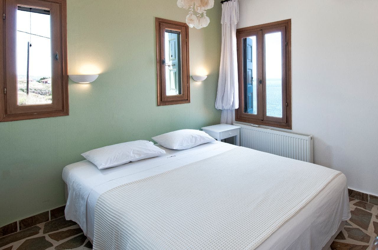 Private Room - Generous Modern Villa Overlooked The Sea w/ Coworking + Pool House - Gallery - 9