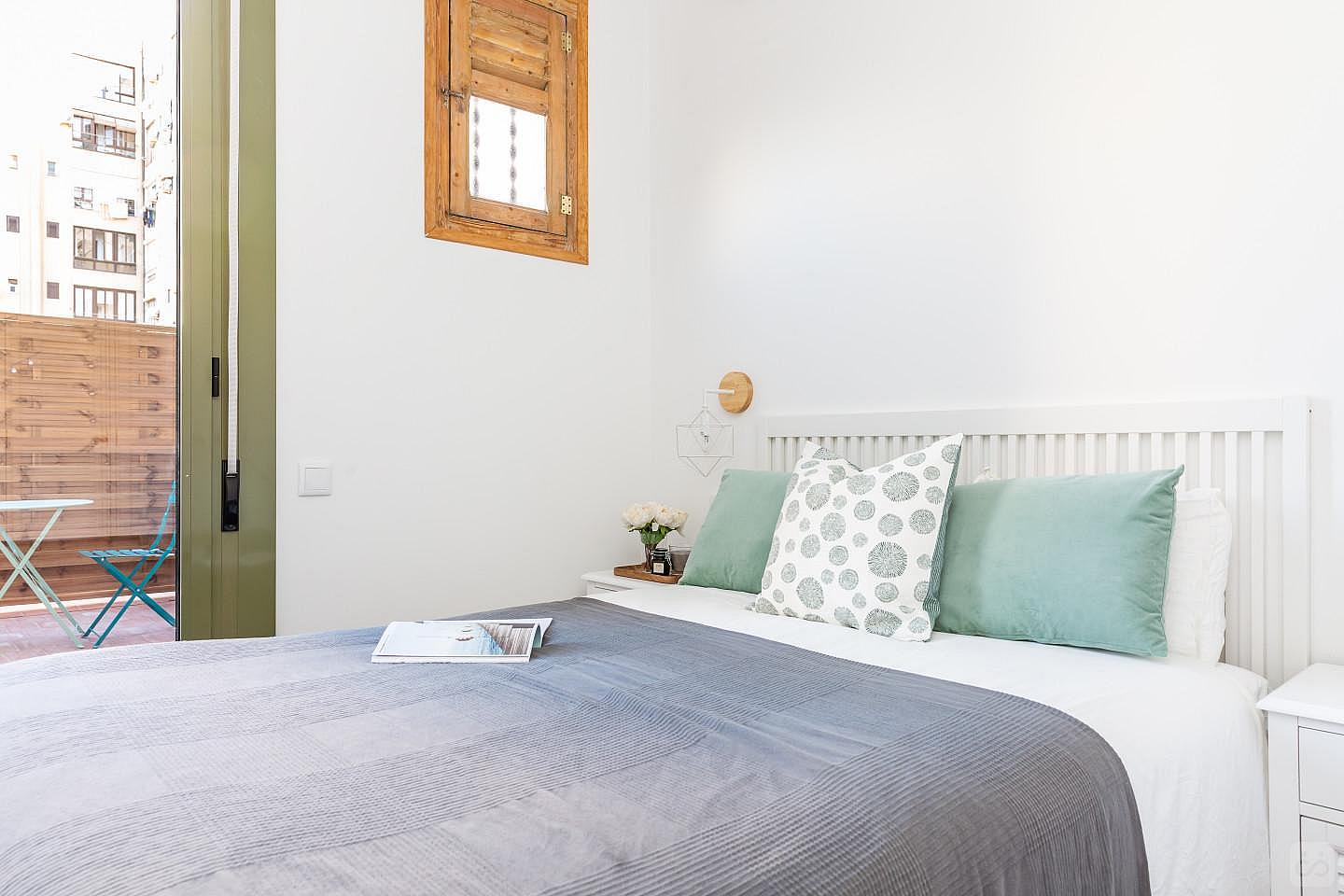 Full Room With Shared Terrace - Gorgeous apartment near Sagrada Familia Collective - Gallery - 1
