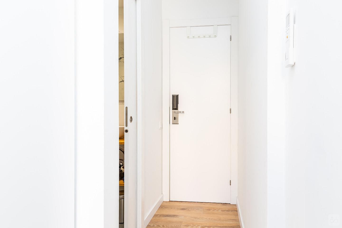 Full Room With Shared Terrace - Gorgeous apartment near Sagrada Familia Collective - Gallery - 2