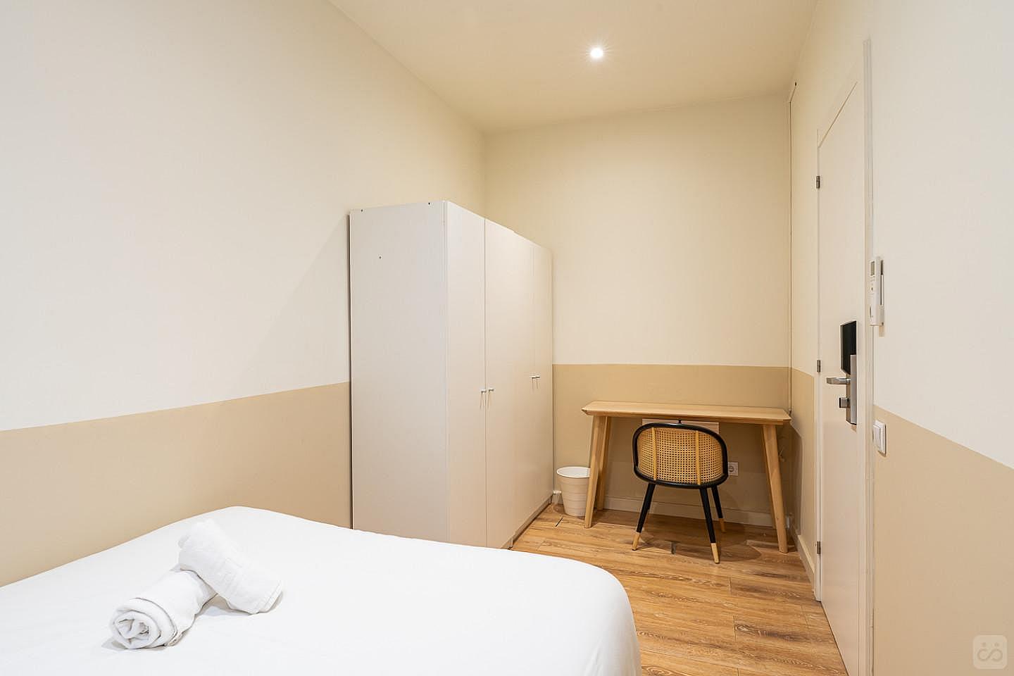 Full Room With Shared Bathroom - Gorgeous apartment near Sagrada Familia Collective - Gallery - 18